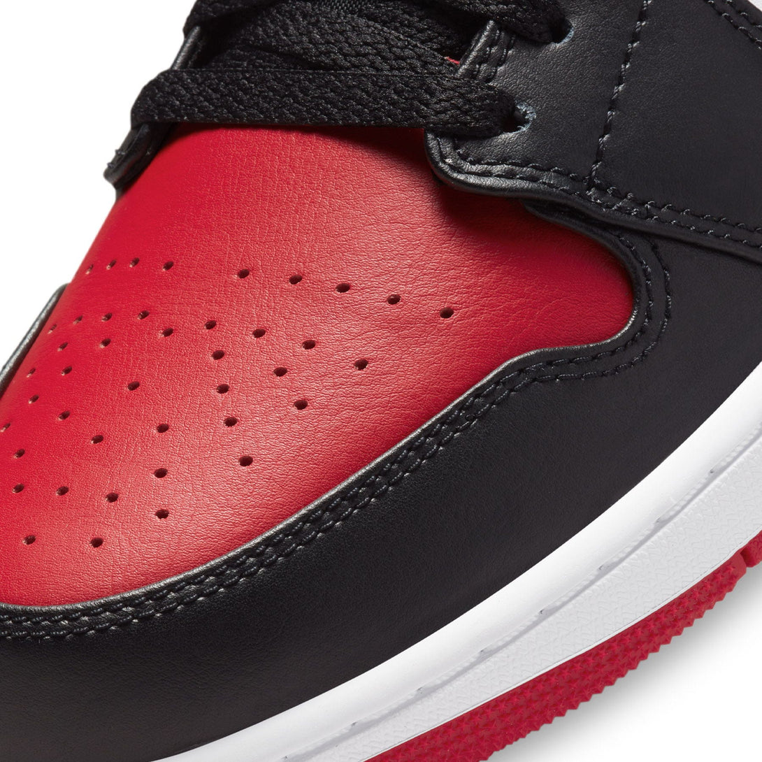 Air Jordan 1 Low 'Bred Toe'- Streetwear Fashion - helmiss.com