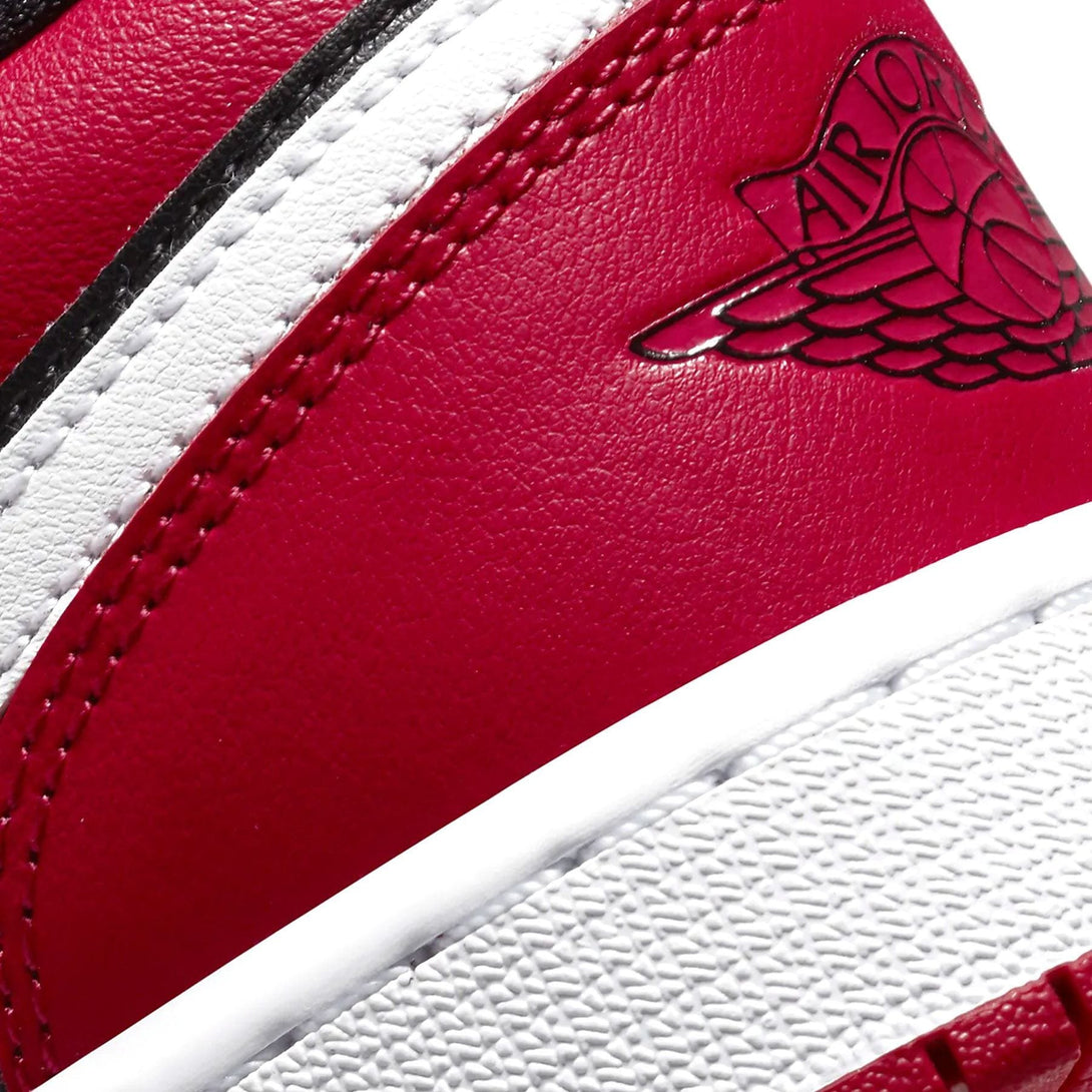 Air Jordan 1 Low GS 'Black Very Berry'- Streetwear Fashion - helmiss.com