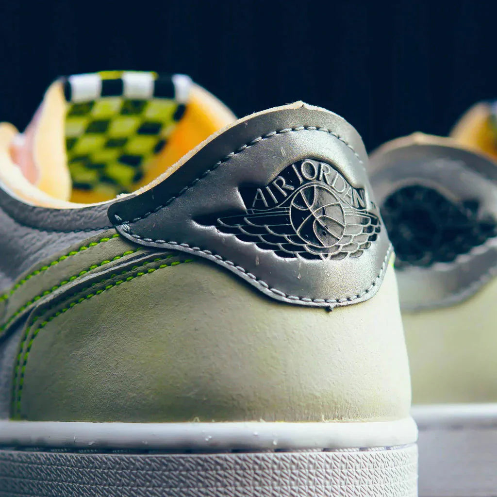 Air Jordan 1 Low OG 'Ghost Green'- Streetwear Fashion - helmiss.com