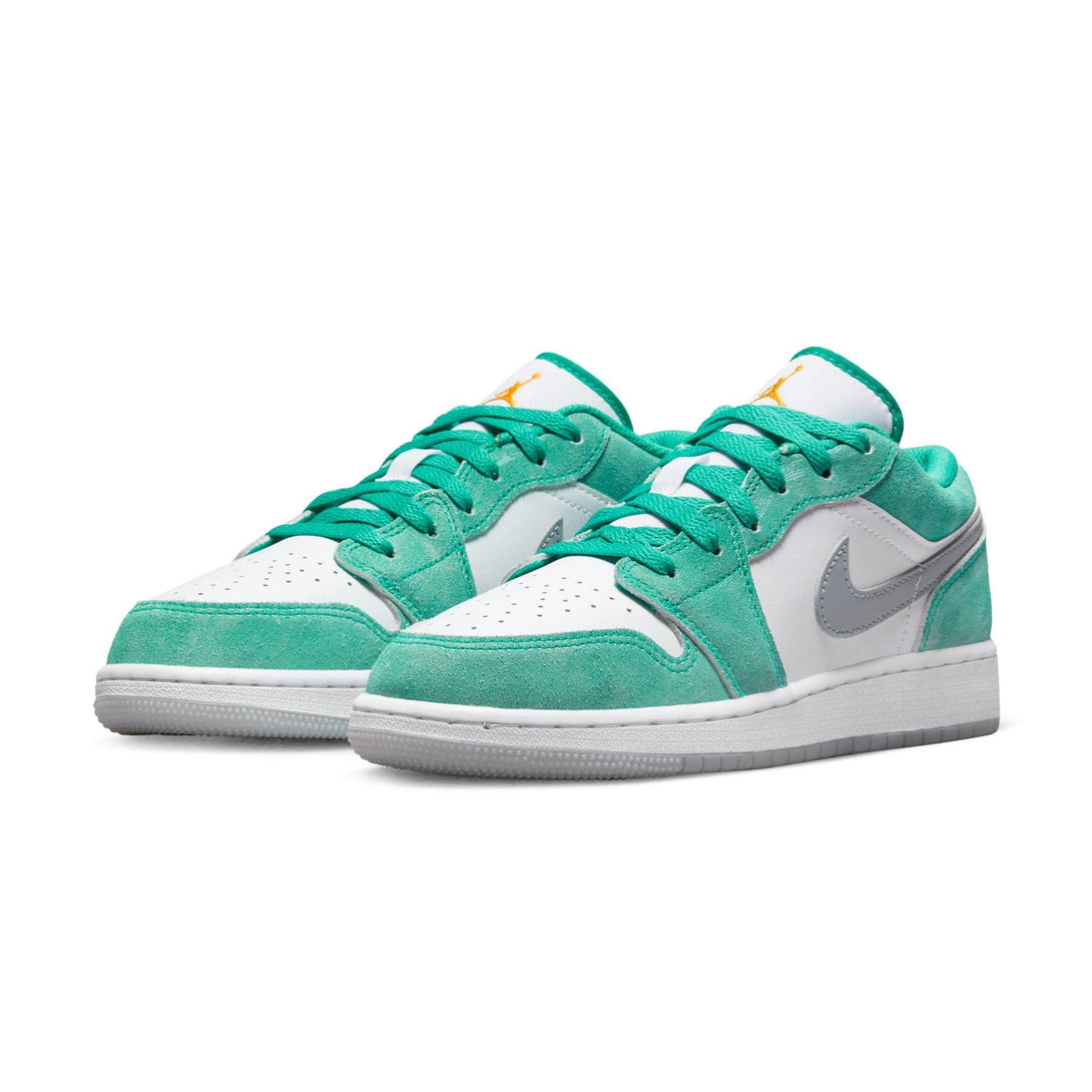 Air Jordan 1 Low SE GS 'New Emerald'- Streetwear Fashion - helmiss.com