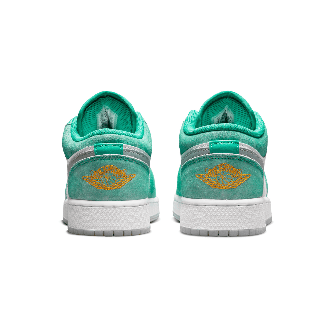 Air Jordan 1 Low SE GS 'New Emerald'- Streetwear Fashion - helmiss.com