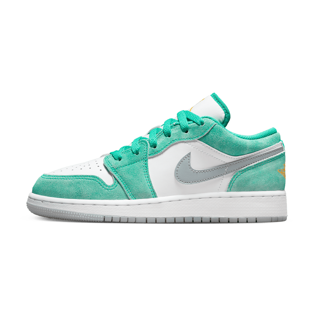 Air Jordan 1 Low SE GS 'New Emerald'- Streetwear Fashion - helmiss.com