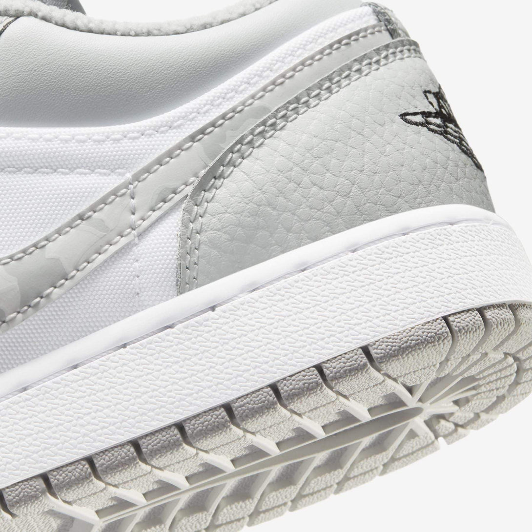 Air Jordan 1 Low SE GS 'White Camo'- Streetwear Fashion - helmiss.com