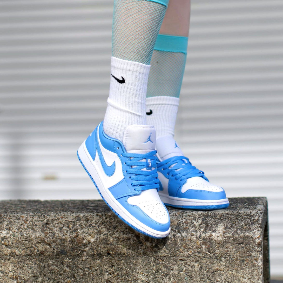 Air Jordan 1 Low Wmns 'UNC'- Streetwear Fashion - helmiss.com