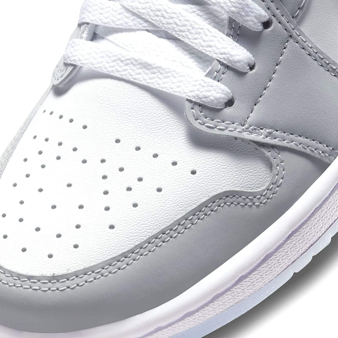 Air Jordan 1 Low Wmns 'White Wolf Grey'- Streetwear Fashion - helmiss.com