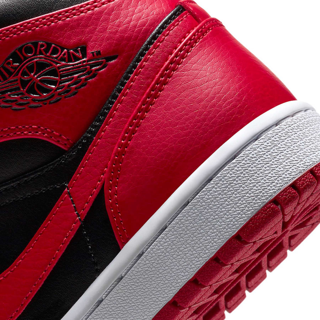 Air Jordan 1 Mid Banned 2020- Streetwear Fashion - helmiss.com