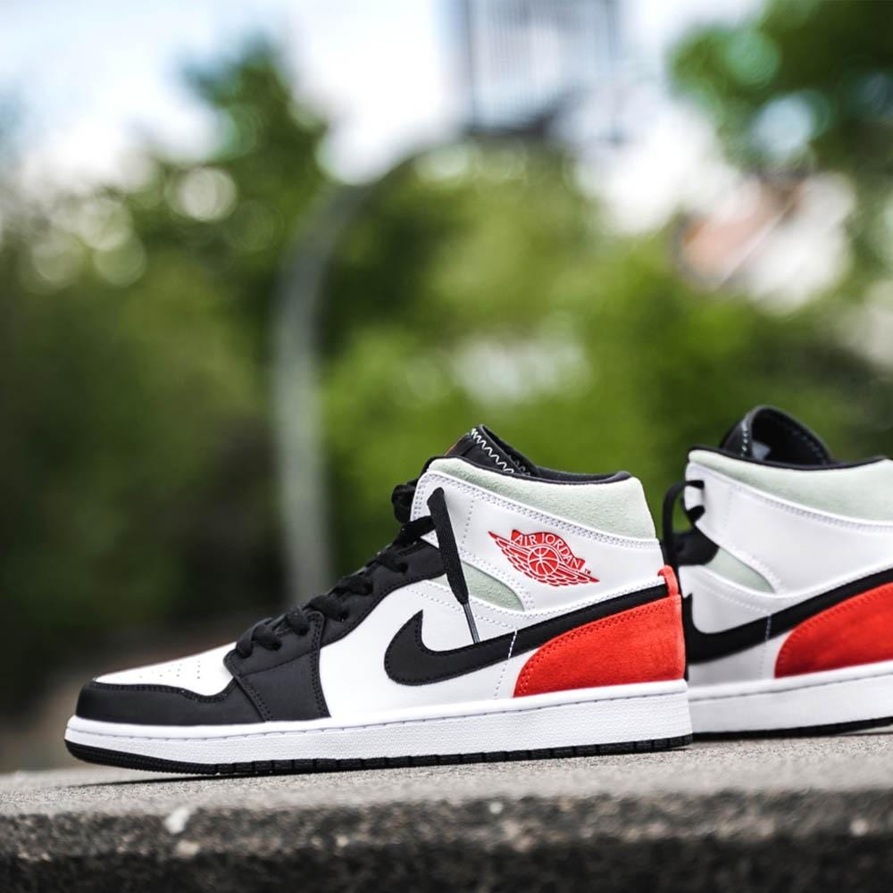 Air Jordan 1 Mid SE 'Union Black Toe'- Streetwear Fashion - helmiss.com