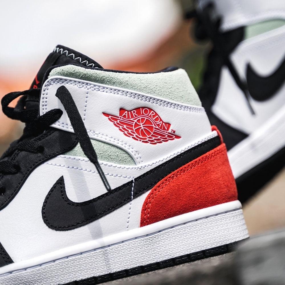 Air Jordan 1 Mid SE 'Union Black Toe'- Streetwear Fashion - helmiss.com