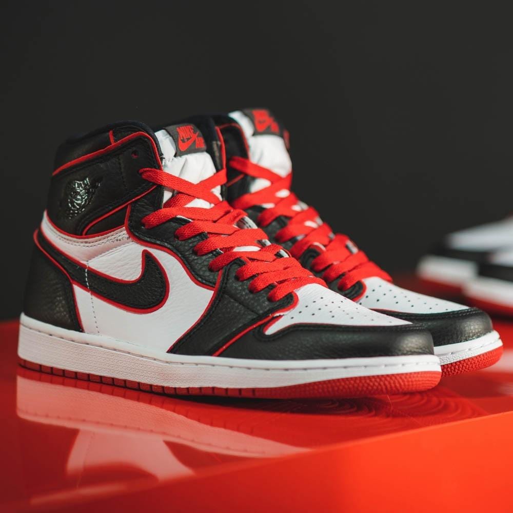 Air Jordan 1 Retro High OG GS 'Bloodline'- Streetwear Fashion - helmiss.com