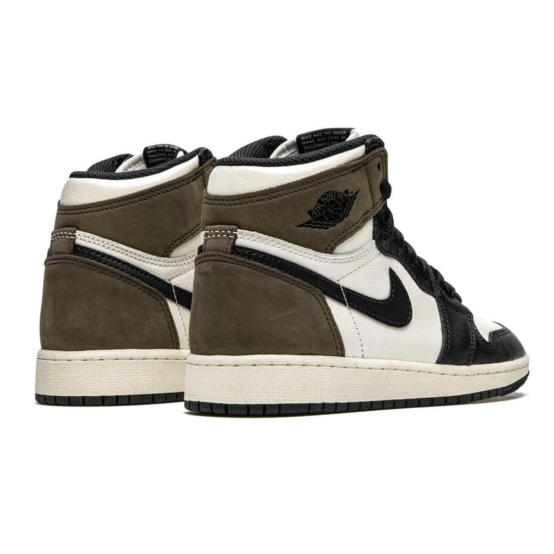 Air Jordan 1 Retro High OG GS 'Dark Mocha'- Streetwear Fashion - helmiss.com