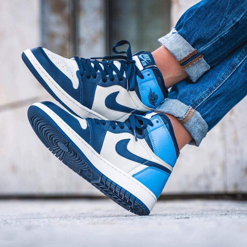 Air Jordan 1 Retro High OG GS 'Obsidian'- Streetwear Fashion - helmiss.com