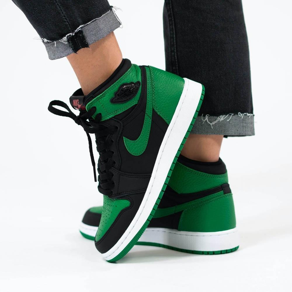 Air Jordan 1 Retro High OG GS 'Pine Green 2.0'- Streetwear Fashion - helmiss.com