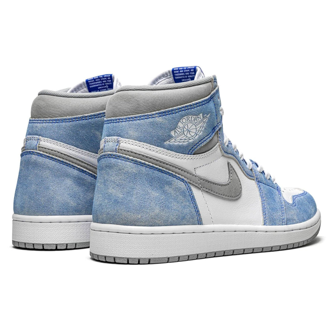 Air Jordan 1 Retro High OG 'Hyper Royal'- Streetwear Fashion - helmiss.com