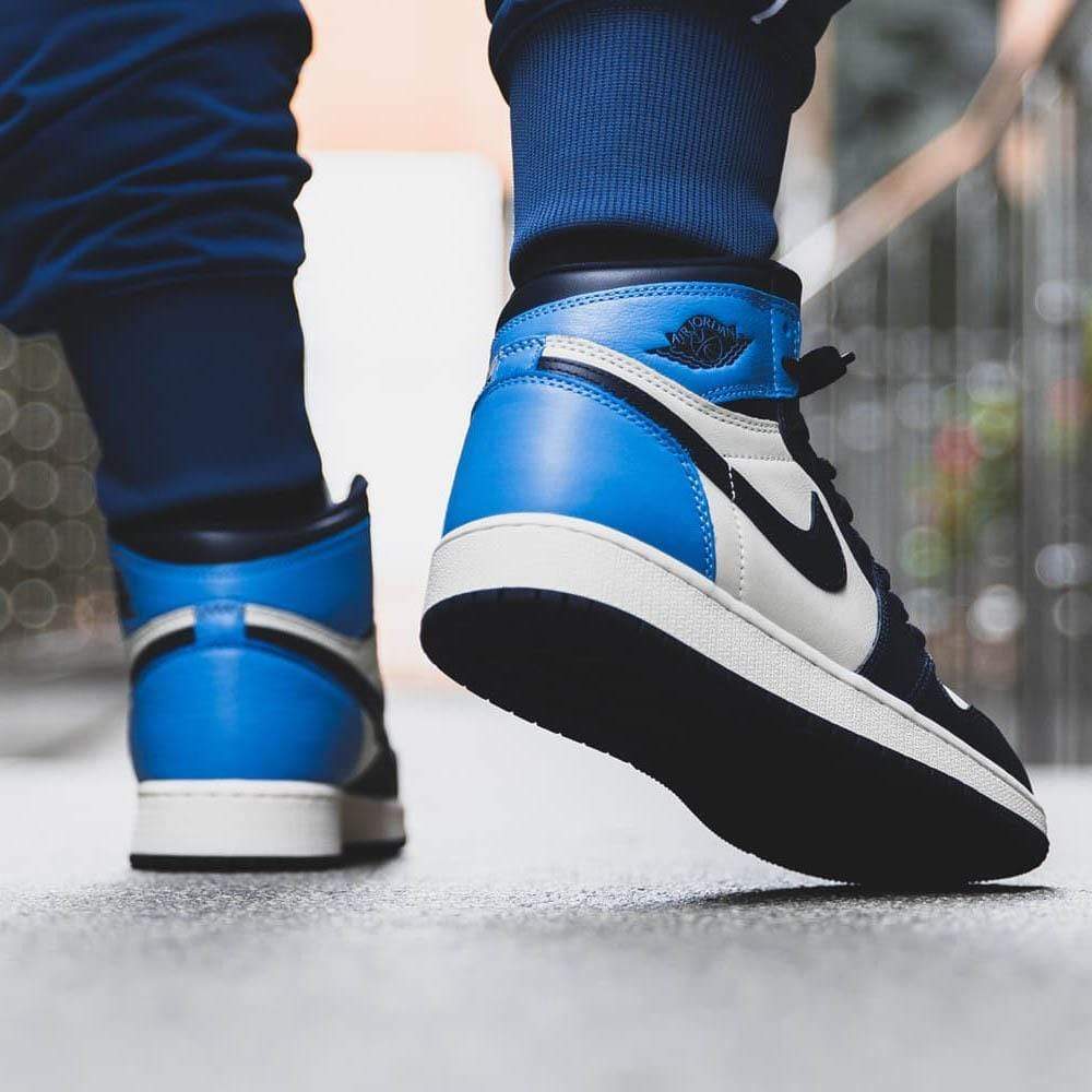 Air Jordan 1 Retro High OG 'Obsidian' UNC- Streetwear Fashion - helmiss.com