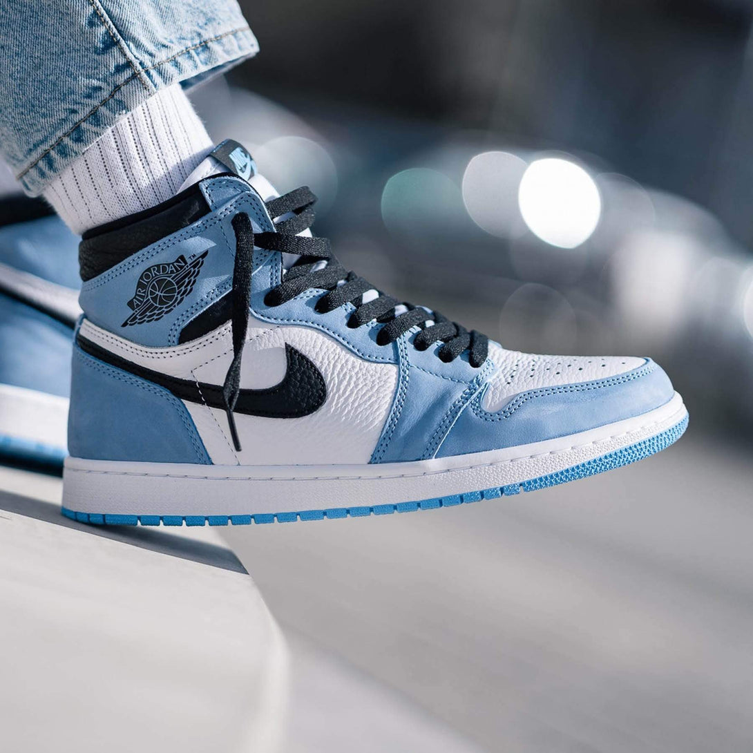 Air Jordan 1 Retro High OG 'University Blue'- Streetwear Fashion - helmiss.com