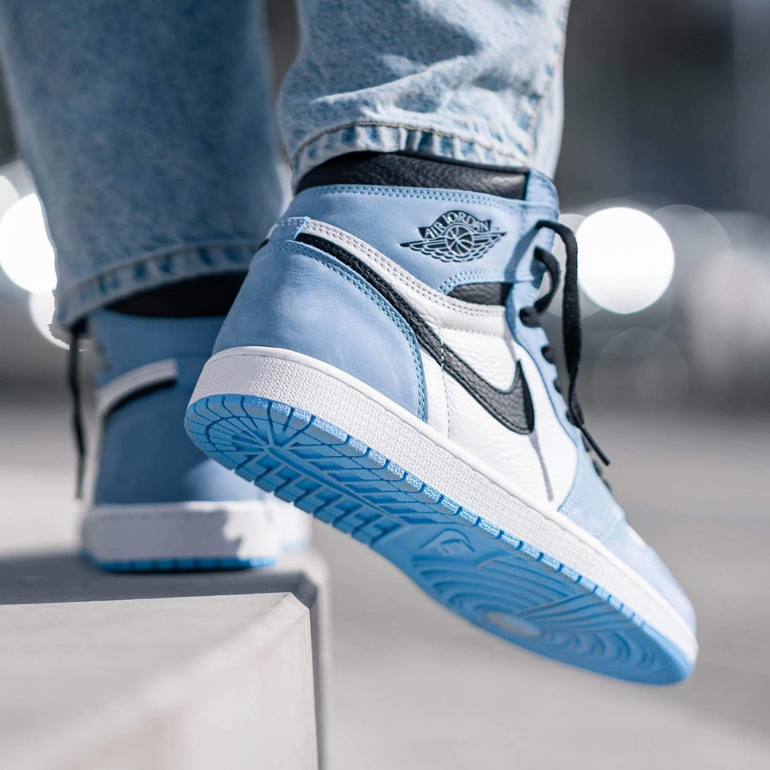 Air Jordan 1 Retro High OG 'University Blue'- Streetwear Fashion - helmiss.com