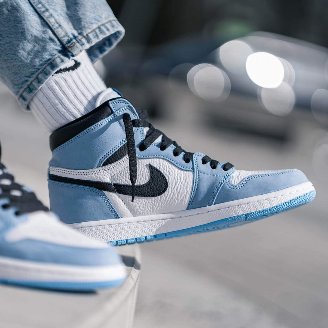 Air Jordan 1 Retro High OG 'University Blue'- Streetwear Fashion - helmiss.com