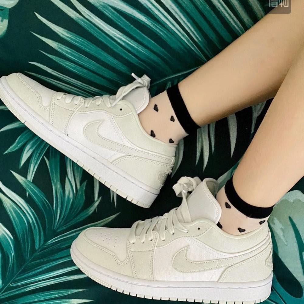 Air Jordan 1 Wmns Low 'Spruce Aura'- Streetwear Fashion - helmiss.com