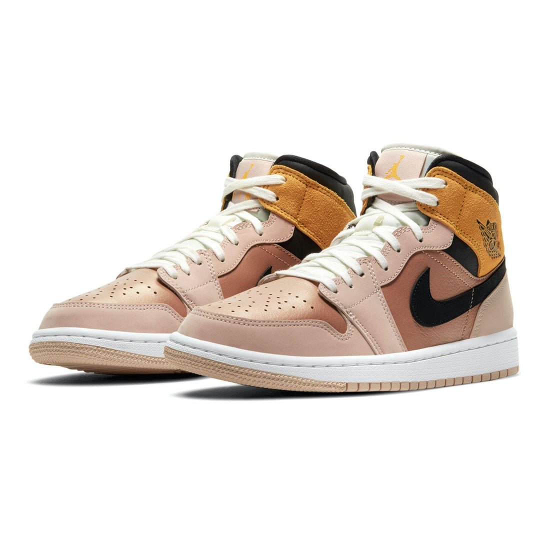 Air Jordan 1 Wmns Mid SE 'Particle Beige'- Streetwear Fashion - helmiss.com