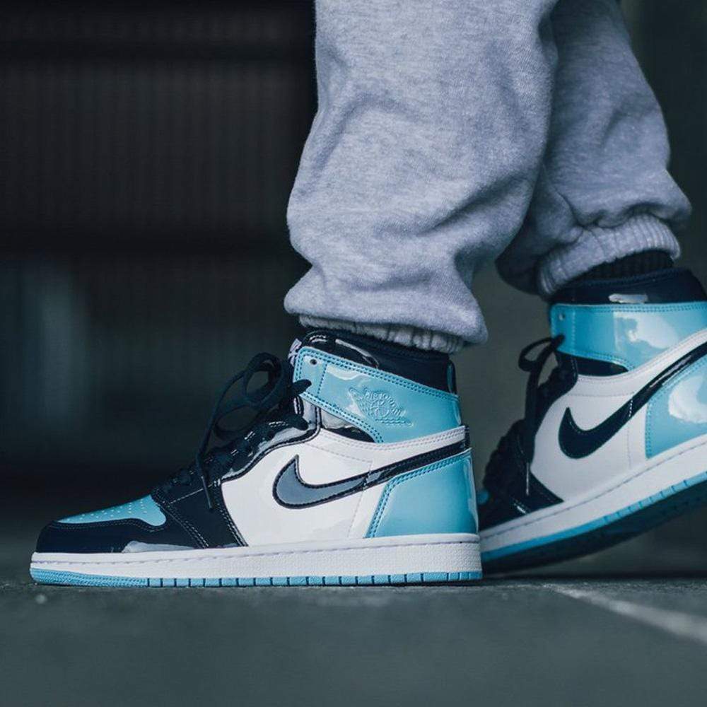 Air Jordan 1 Wmns Retro High OG 'Blue Chill'- Streetwear Fashion - helmiss.com