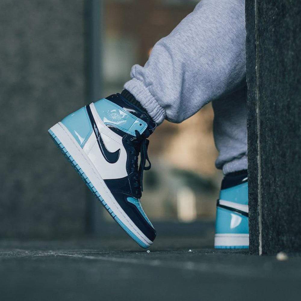 Air Jordan 1 Wmns Retro High OG 'Blue Chill'- Streetwear Fashion - helmiss.com