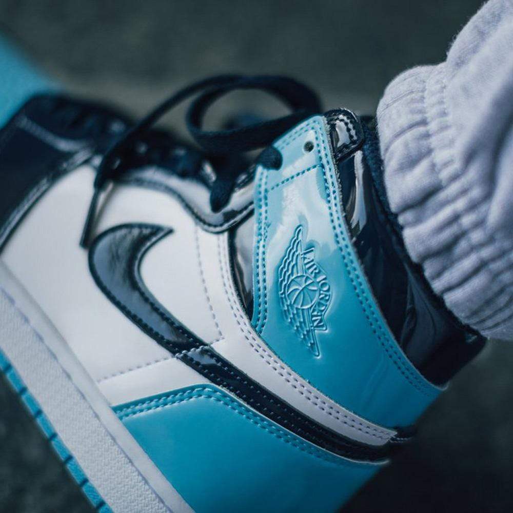 Air Jordan 1 Wmns Retro High OG 'Blue Chill'- Streetwear Fashion - helmiss.com