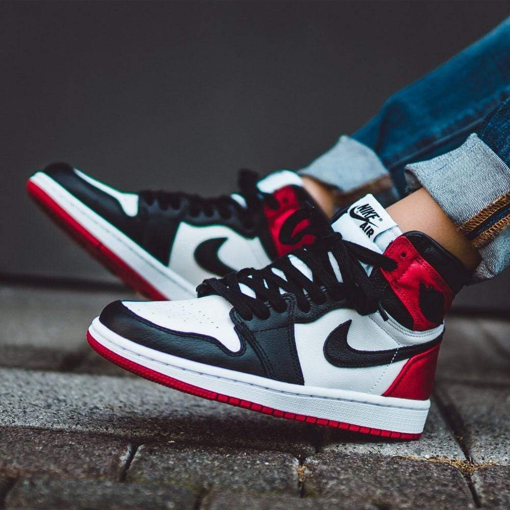 Air Jordan 1 Wmns Retro High 'Satin Black Toe'- Streetwear Fashion - helmiss.com