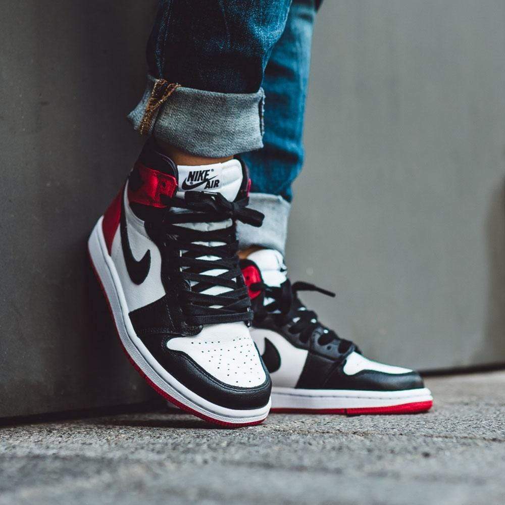 Air Jordan 1 Wmns Retro High 'Satin Black Toe'- Streetwear Fashion - helmiss.com