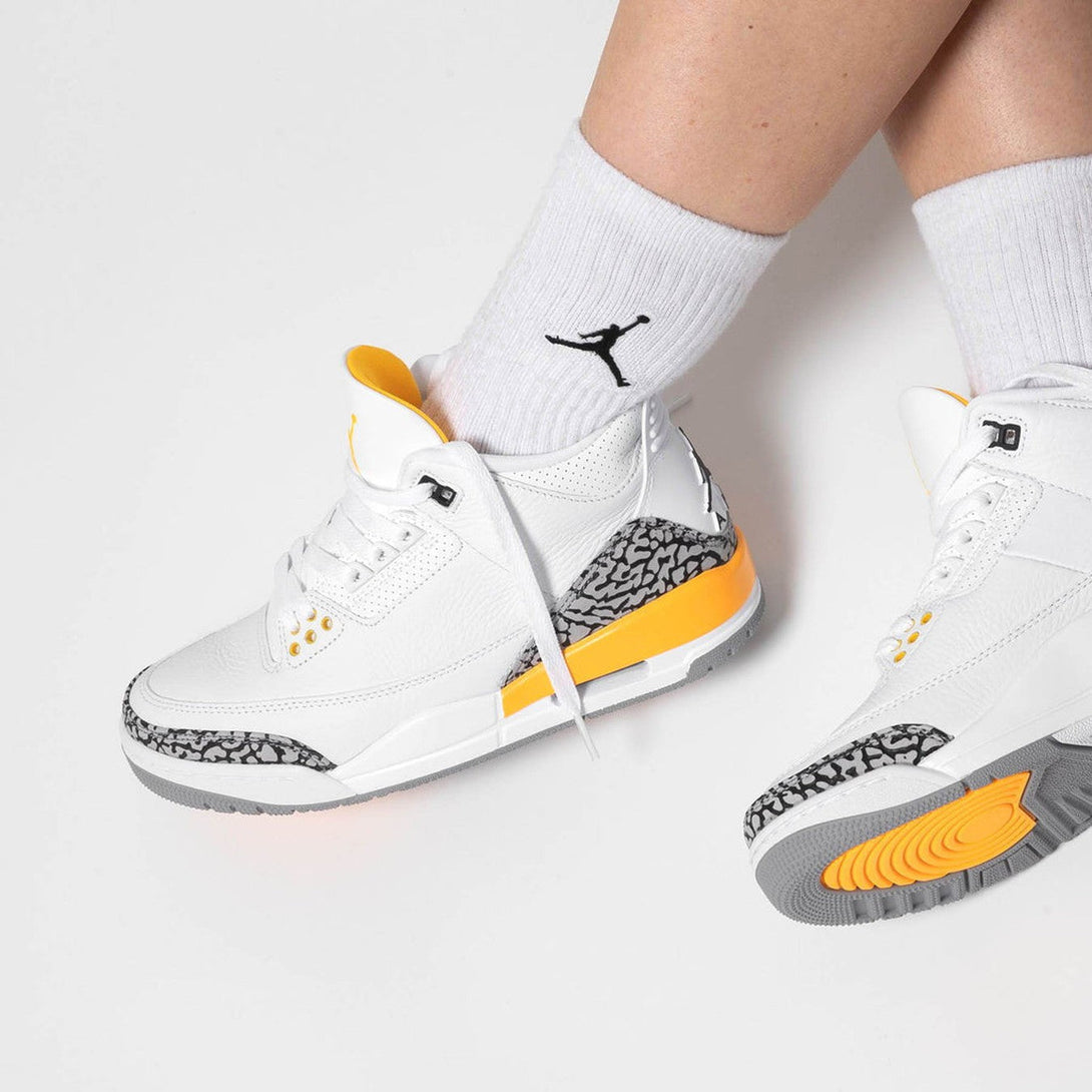 Air Jordan 3 Retro Wmns 'Laser Orange'- Streetwear Fashion - helmiss.com