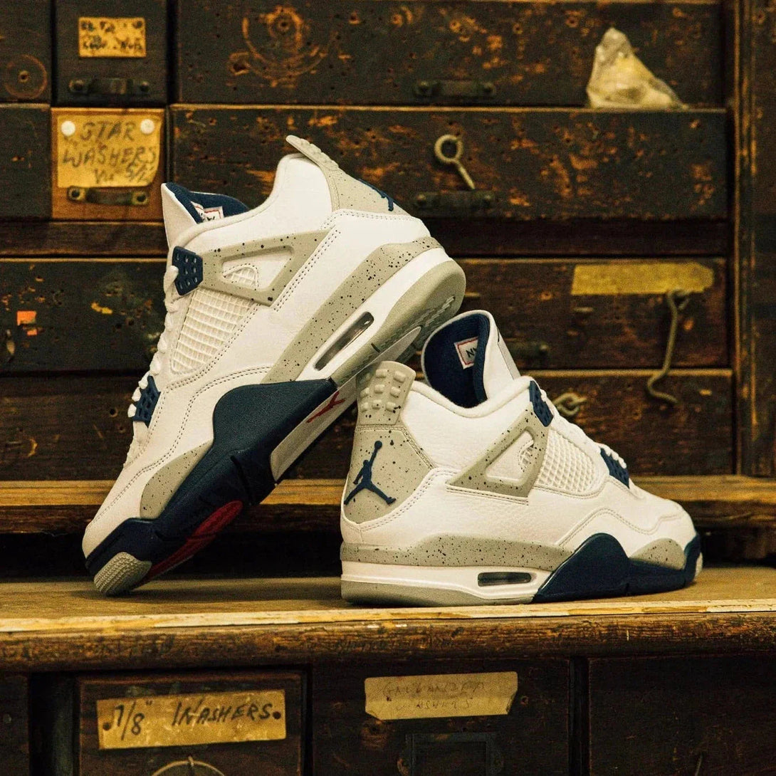 Air Jordan 4 Retro 'Midnight Navy'- Streetwear Fashion - helmiss.com