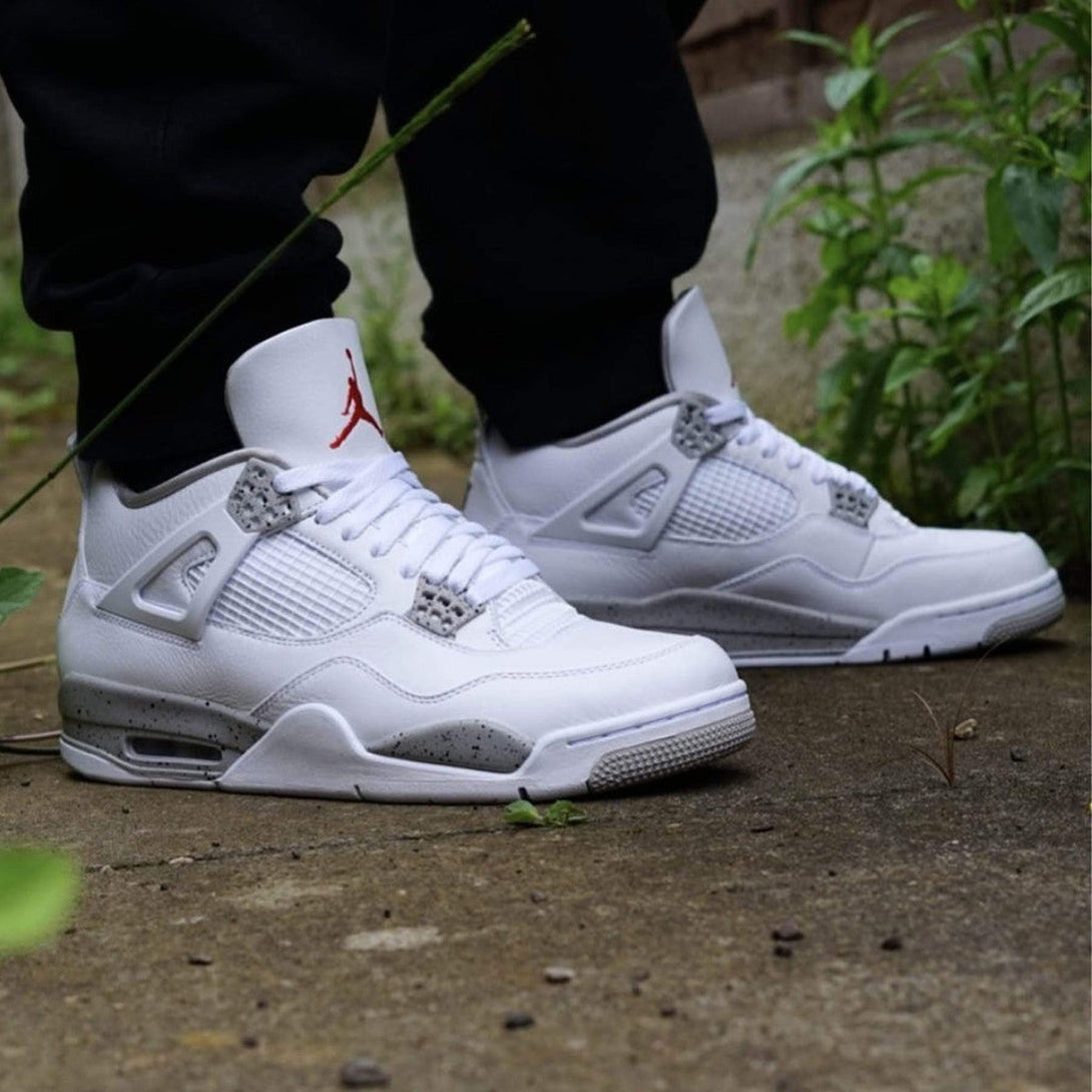 Air Jordan 4 Retro 'White Oreo'- Streetwear Fashion - helmiss.com