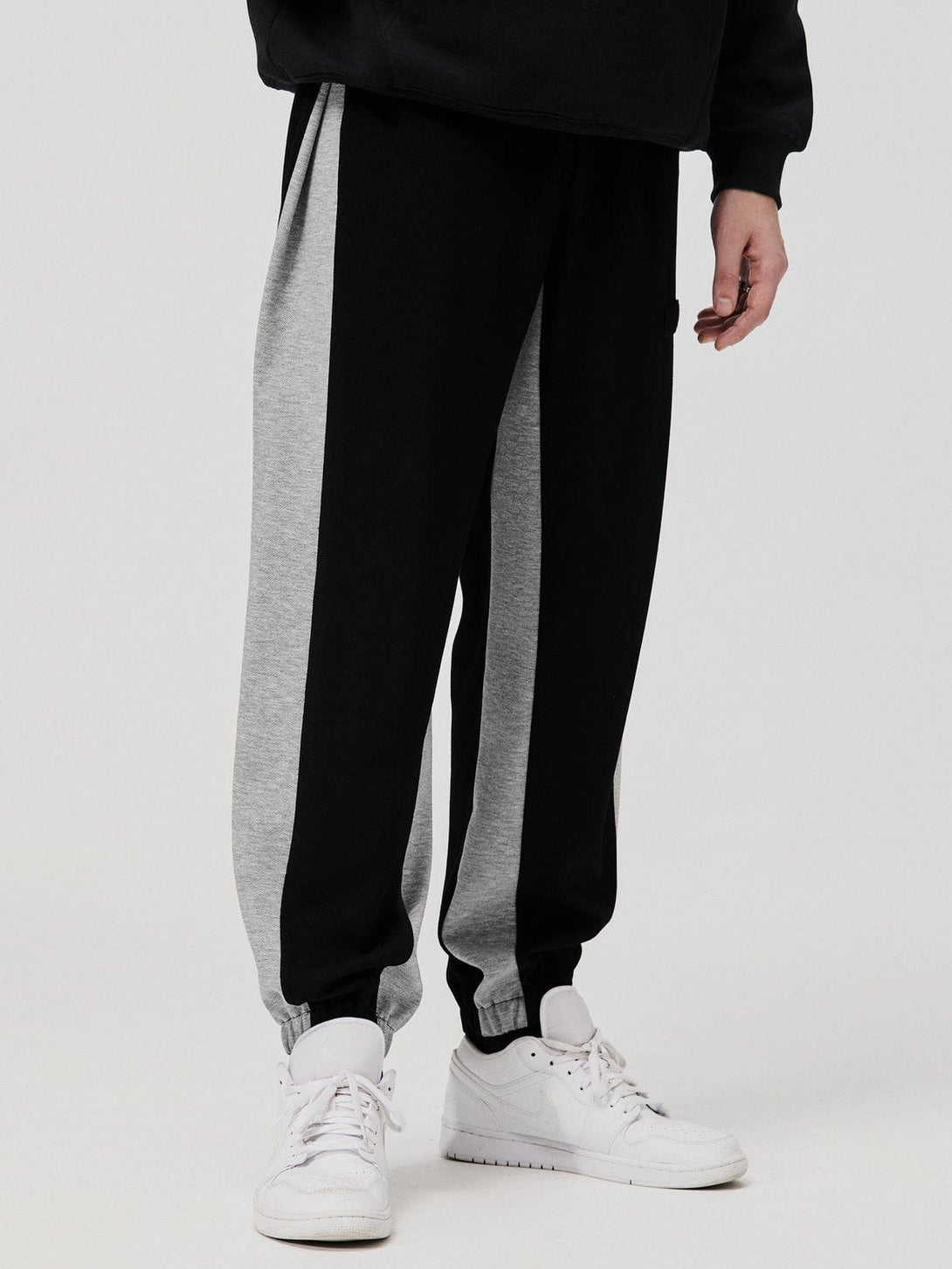 Helmiss - Contrast Casual Sweatpants- Streetwear Fashion - helmiss.com