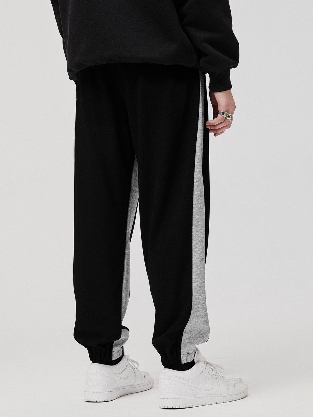 Helmiss - Contrast Casual Sweatpants- Streetwear Fashion - helmiss.com