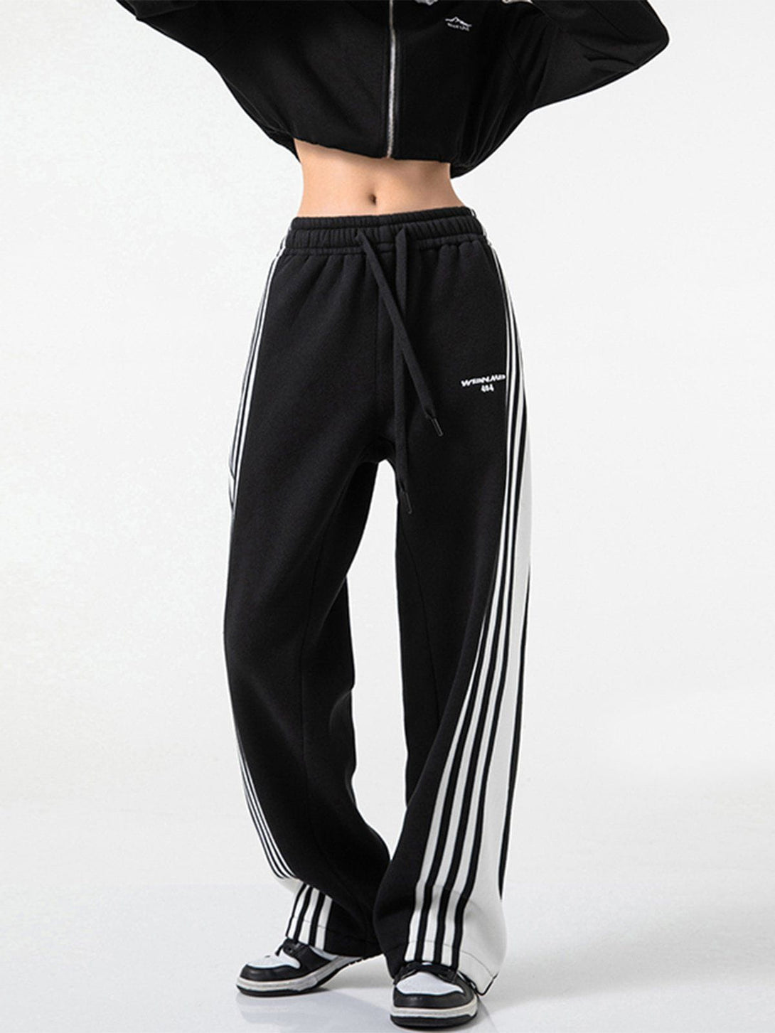 Helmiss - Simple Colorblock Stripe Sweatpants- Streetwear Fashion - helmiss.com