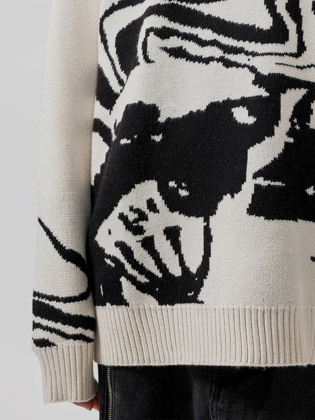 Helmiss - Skeleton Portrait Sweater- Streetwear Fashion - helmiss.com