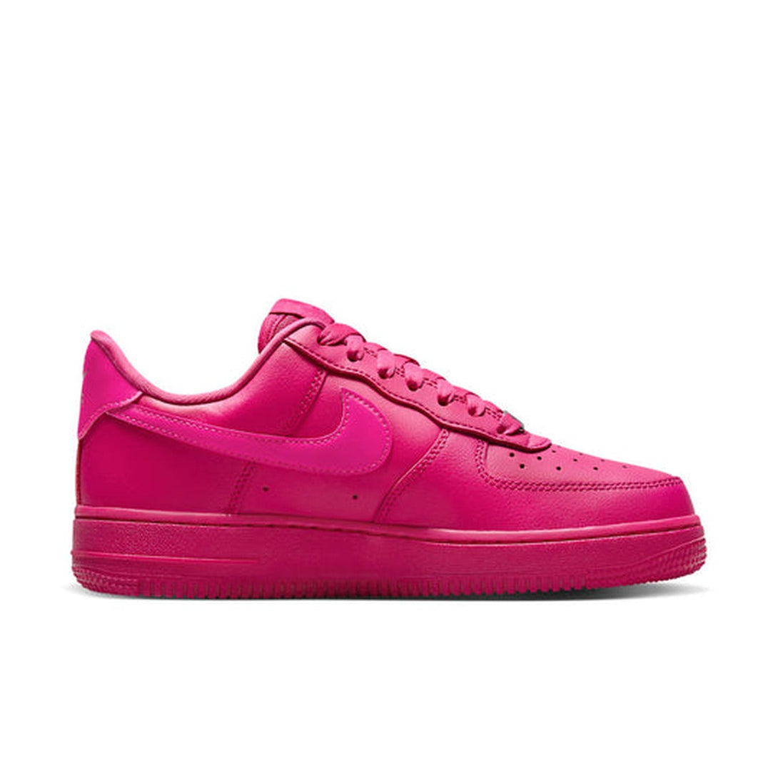 Nike Air Force 1 '07 'Fireberry'- Streetwear Fashion - helmiss.com