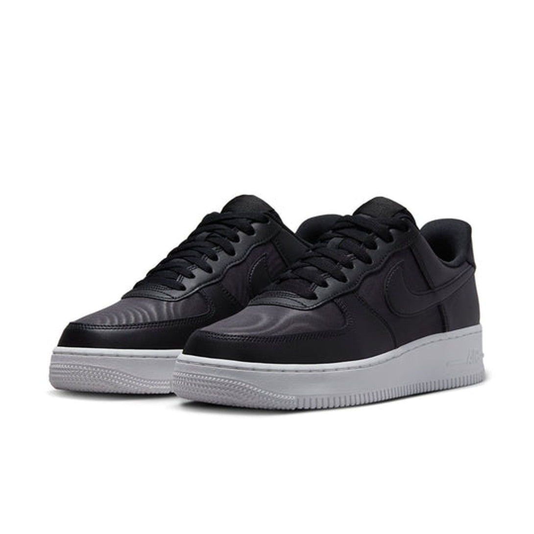 Nike Air Force 1 Low '07 SE 'Black Nylon'- Streetwear Fashion - helmiss.com