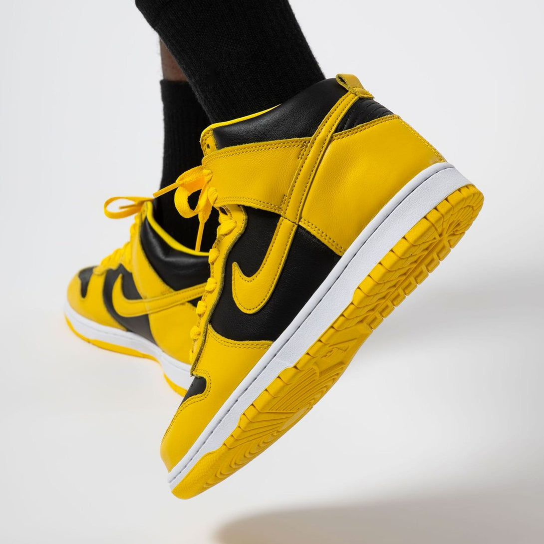 Nike Dunk High SP 'Iowa' 2020- Streetwear Fashion - helmiss.com