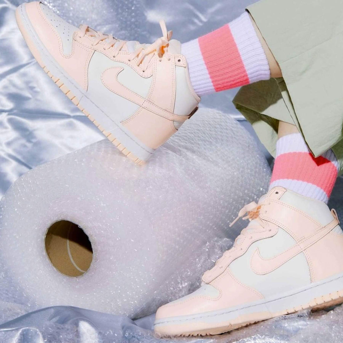 Nike Dunk High Wmns 'Crimson Tint'- Streetwear Fashion - helmiss.com