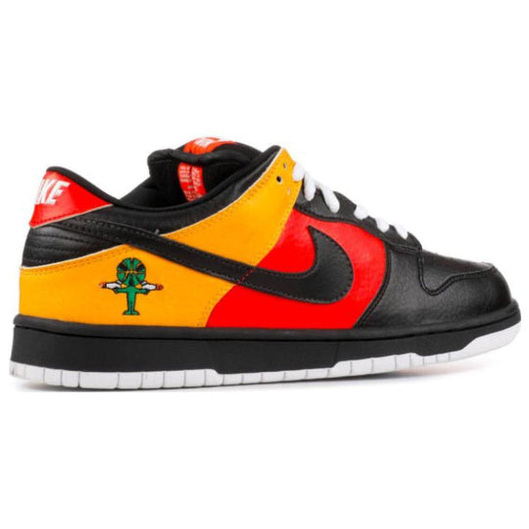 Nike Dunk Low Pro SB Skateboard 'Orange Raygun'- Streetwear Fashion - helmiss.com