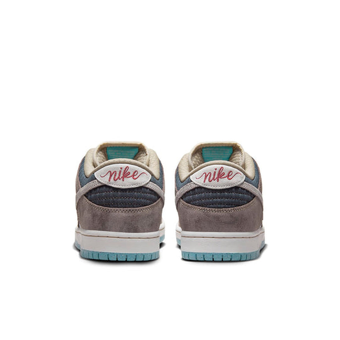 Nike Dunk Low SB 'Big Money Savings'- Streetwear Fashion - helmiss.com