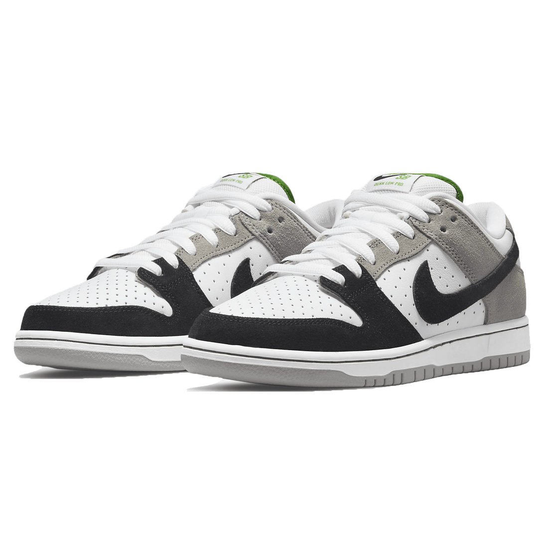 Nike Dunk Low SB 'Chlorophyll'- Streetwear Fashion - helmiss.com