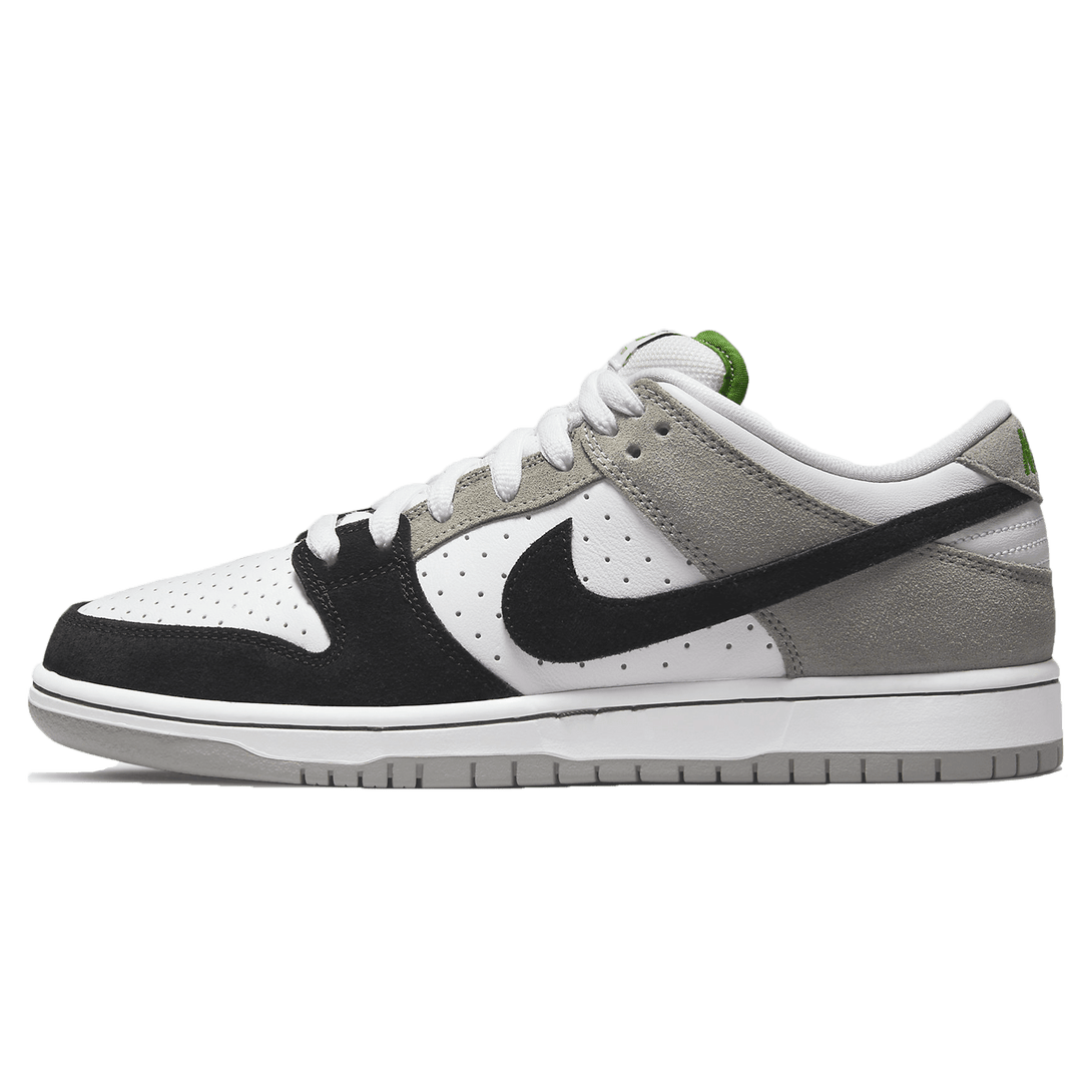 Nike Dunk Low SB 'Chlorophyll'- Streetwear Fashion - helmiss.com