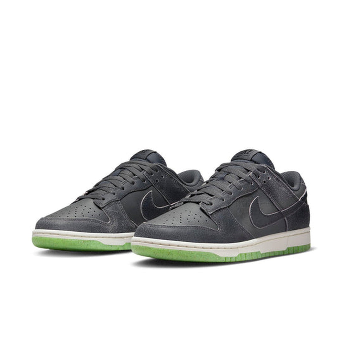 Nike Dunk Low SE 'Halloween - Cauldron'- Streetwear Fashion - helmiss.com