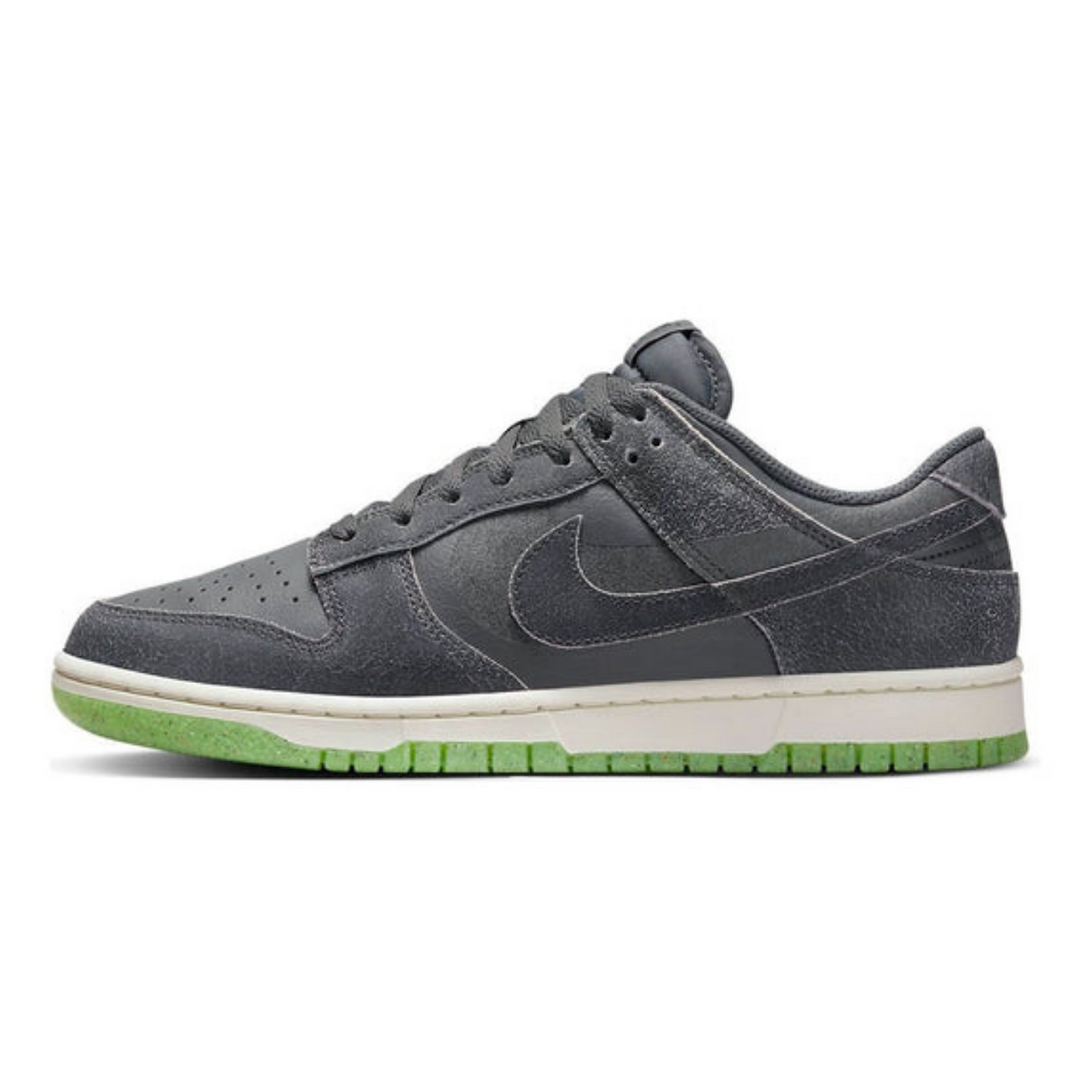 Nike Dunk Low SE 'Halloween - Cauldron'- Streetwear Fashion - helmiss.com