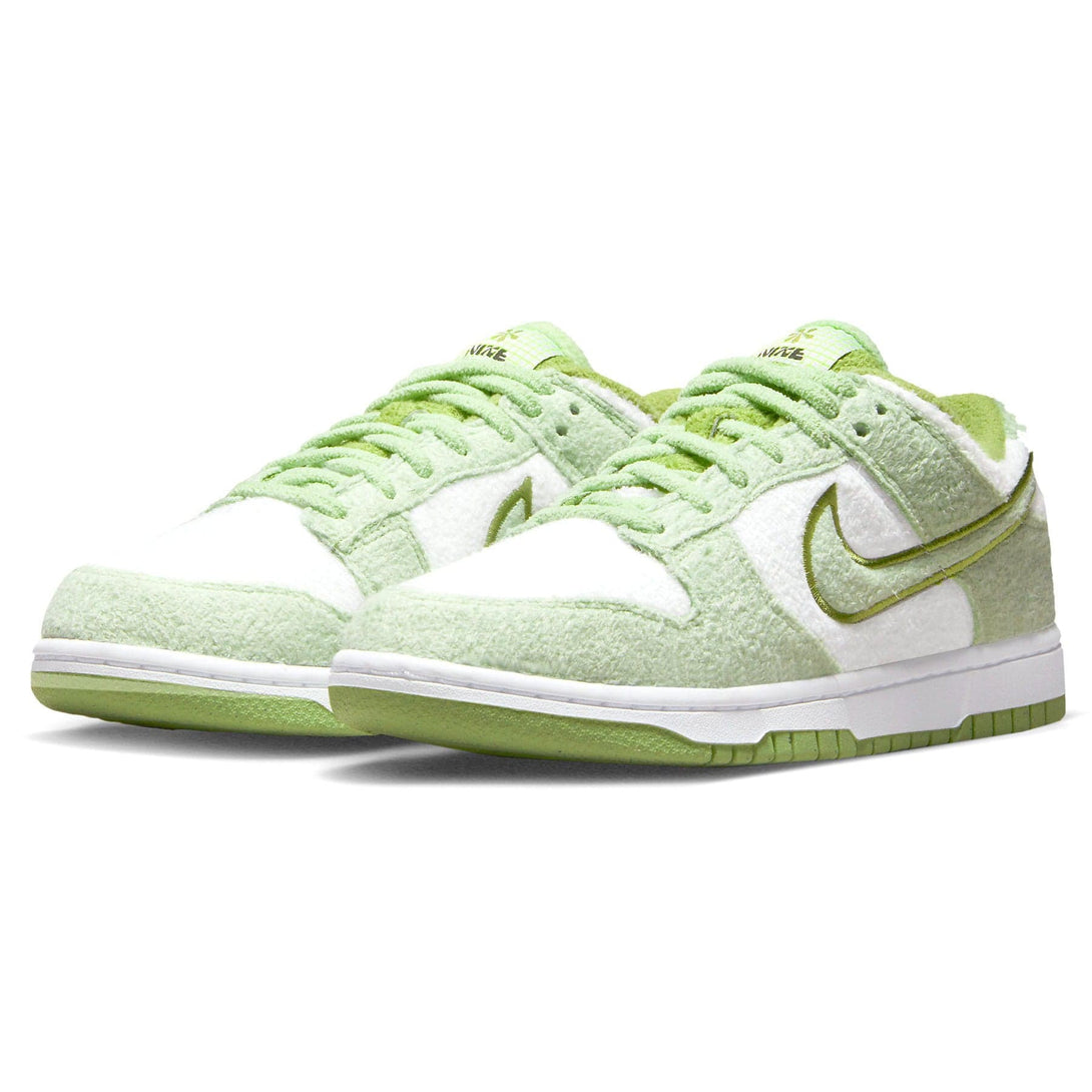 Nike Dunk Low SE Wmns 'Fleece - Honeydew'- Streetwear Fashion - helmiss.com