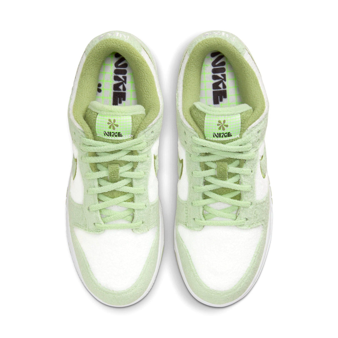 Nike Dunk Low SE Wmns 'Fleece - Honeydew'- Streetwear Fashion - helmiss.com