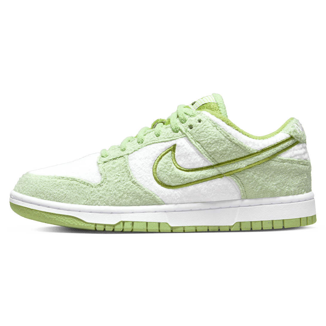 Nike Dunk Low SE Wmns 'Fleece - Honeydew'- Streetwear Fashion - helmiss.com