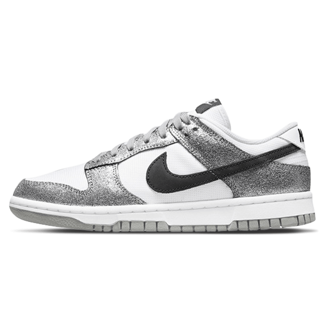 Nike Dunk Low Wmns 'Golden Gals'- Streetwear Fashion - helmiss.com