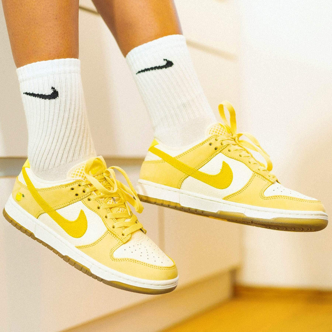 Nike Dunk Low Wmns 'Lemon Drop'- Streetwear Fashion - helmiss.com